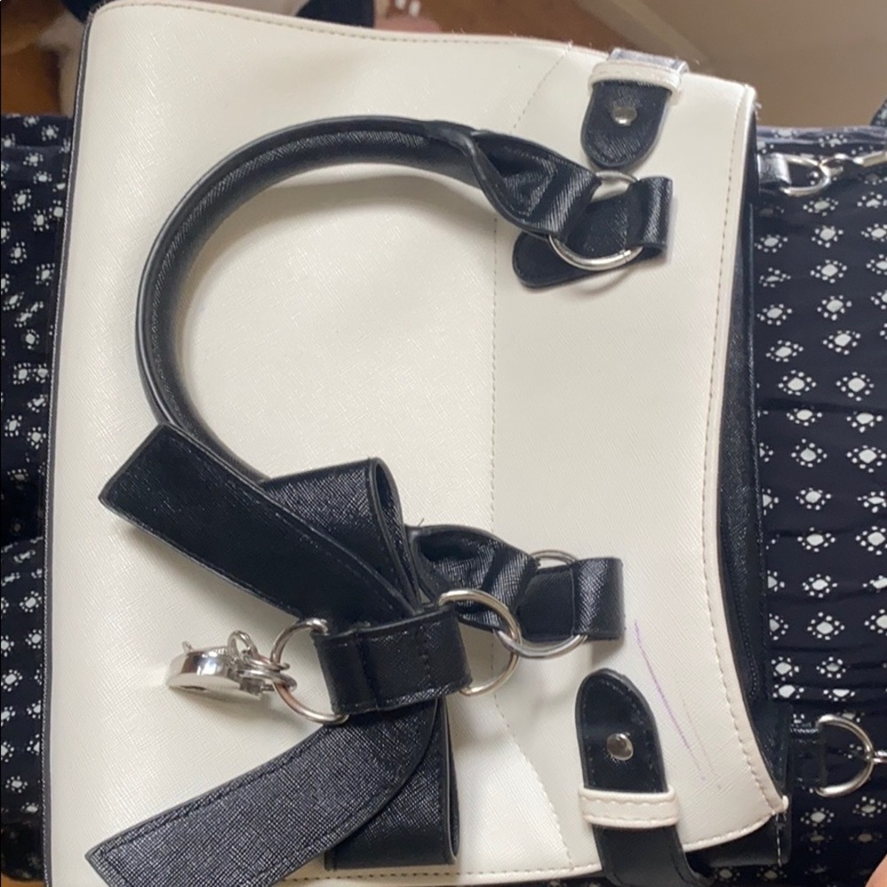Purse - Picture 3 of 4